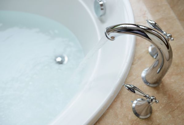 Cost of Tub Faucet Replacement in Missouri City